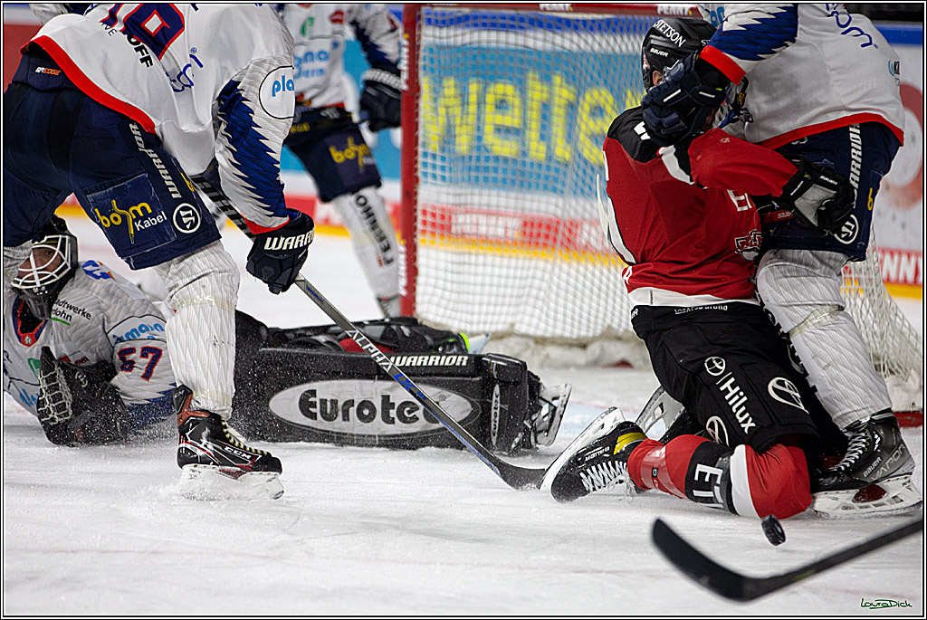 PENNY DEL;  Koelner Haie - Iserlohn Roosters; Koeln, 01.03.2022